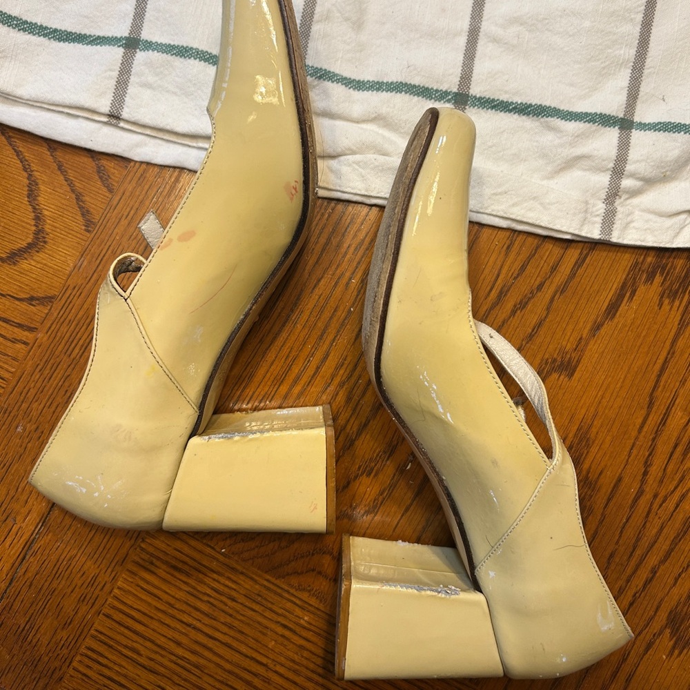 Maryam Nassir Zadeh Mary Jane Pumps in Beige Patent Leather / Size 39 - Picture 10 of 11